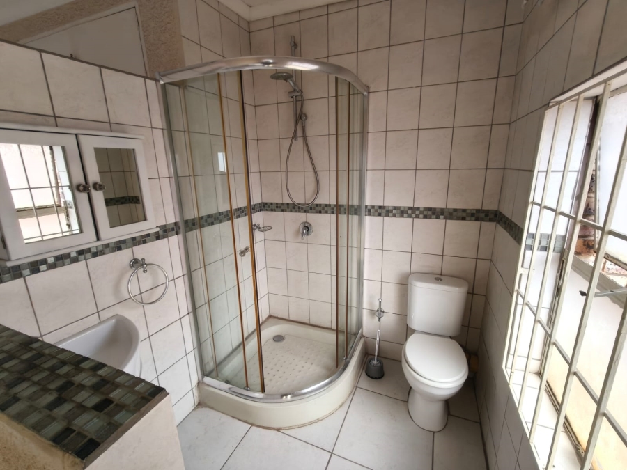 5 Bedroom Property for Sale in Safari Gardens North West